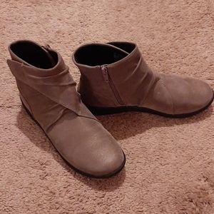Womens cloud steppers by clarks 7 gray/tan